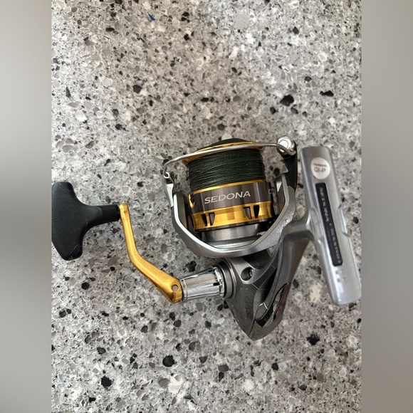 Shimano Sedona Fishing Reel - Gold and Silver - Picture 1 of 4